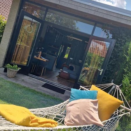 לינה וארוחת בוקר Stad aan 't Haringvliet Tiny House In De Boomgaard מראה חיצוני תמונה
